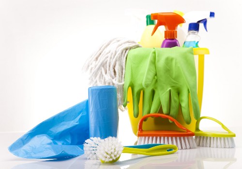 Professional kitchen cleaning for a short-let property in Lambeth
